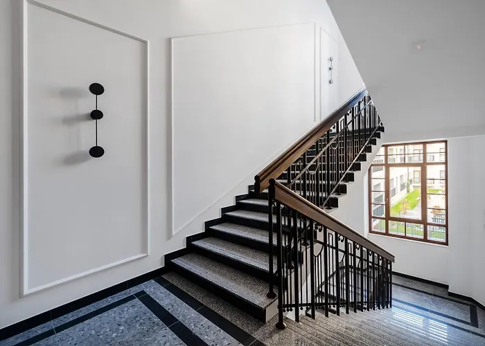 Nawrot Modern By Bookinghost *