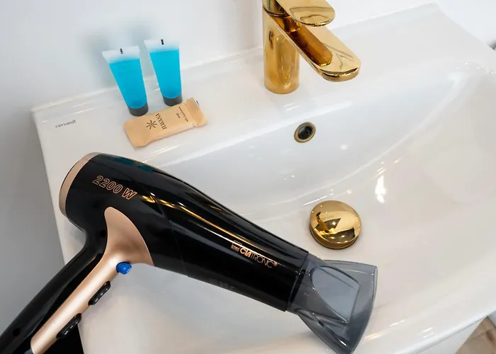 Nawrot Modern By Bookinghost *