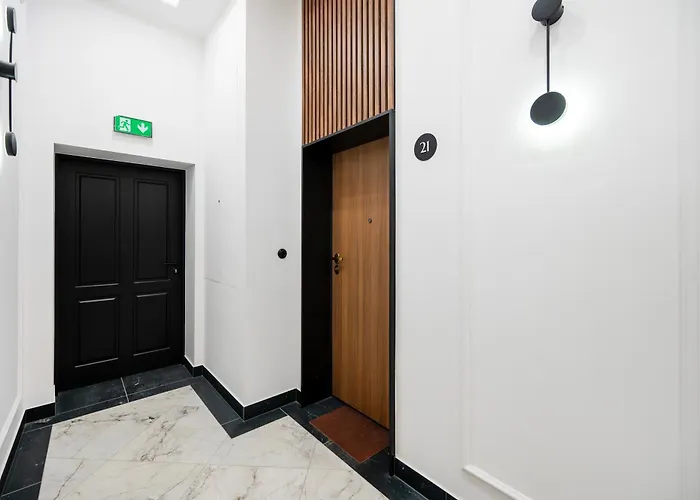 Nawrot Modern By Bookinghost