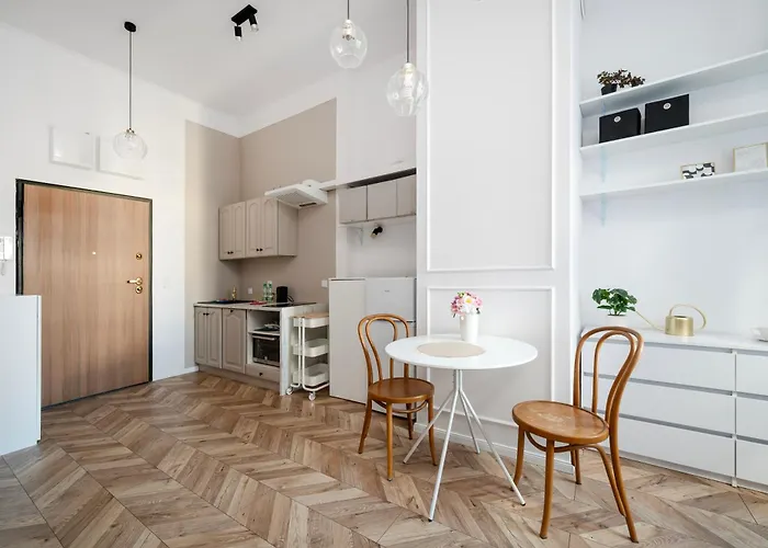 Nawrot Modern By Bookinghost Lägenhet