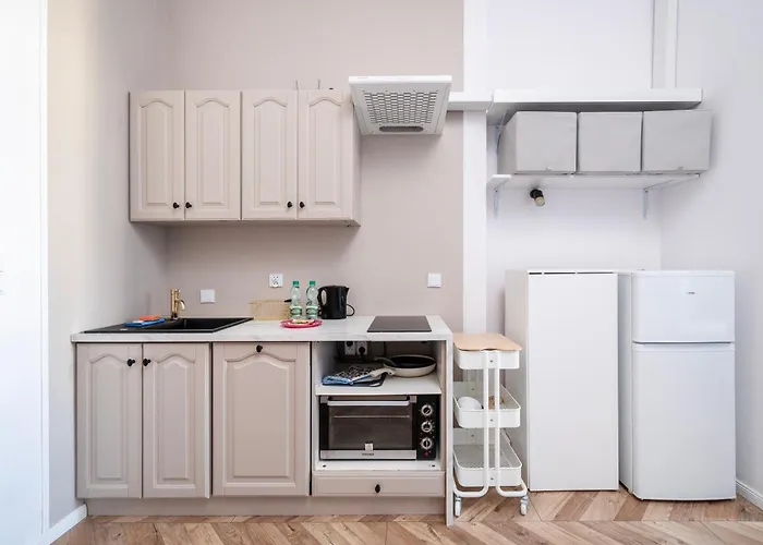 Nawrot Modern By Bookinghost Łódź