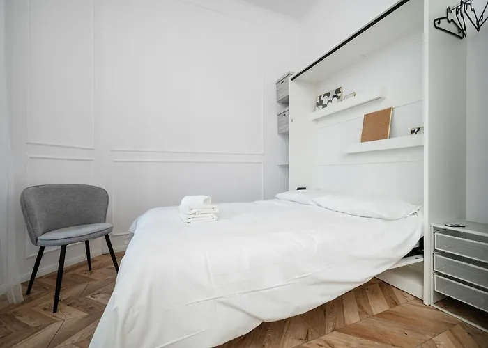 Nawrot Modern By Bookinghost * Łódź