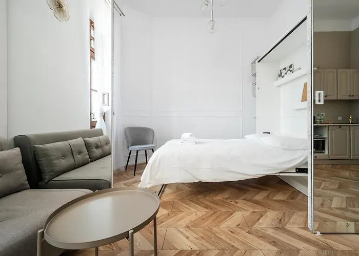 Nawrot Modern By Bookinghost Lägenhet